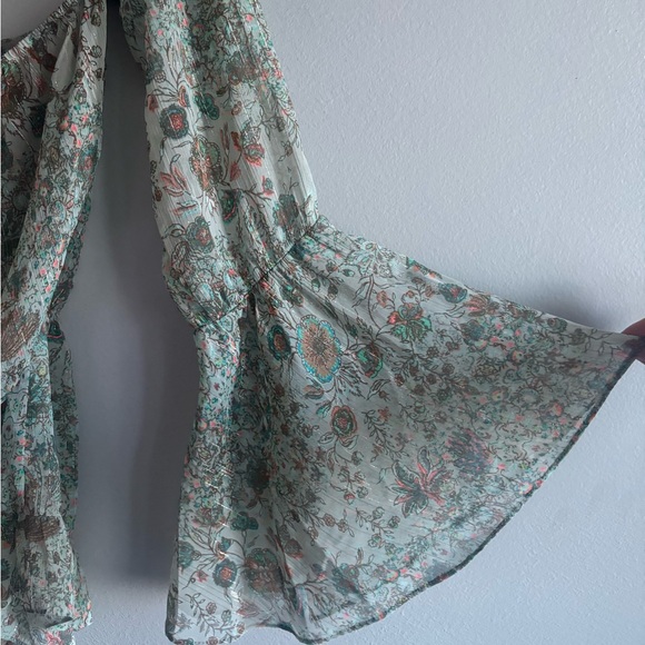 Victoria's Secret Floral off the shoulder romper - Picture 2 of 10